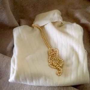 Ivory 100% cashmere turtleneck sweater